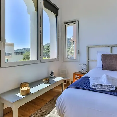 The Concierge - Cauvin * Villefranche-sur-Mer
